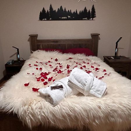 קאנמור Romantic Luxury Sauna & Spa Retreat - Elkside Hideout, Pet Friendly מראה חיצוני תמונה