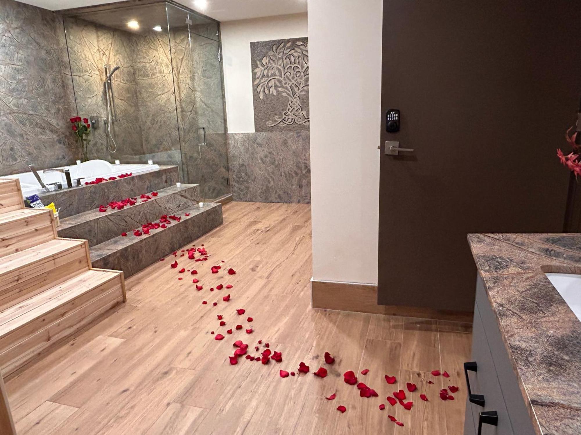 קאנמור Romantic Luxury Sauna & Spa Retreat - Elkside Hideout, Pet Friendly מראה חיצוני תמונה