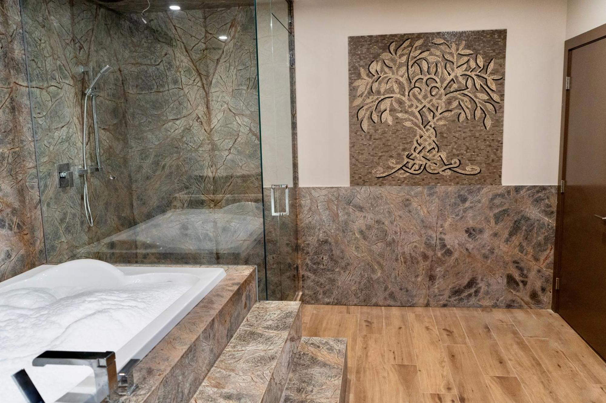 קאנמור Romantic Luxury Sauna & Spa Retreat - Elkside Hideout, Pet Friendly מראה חיצוני תמונה