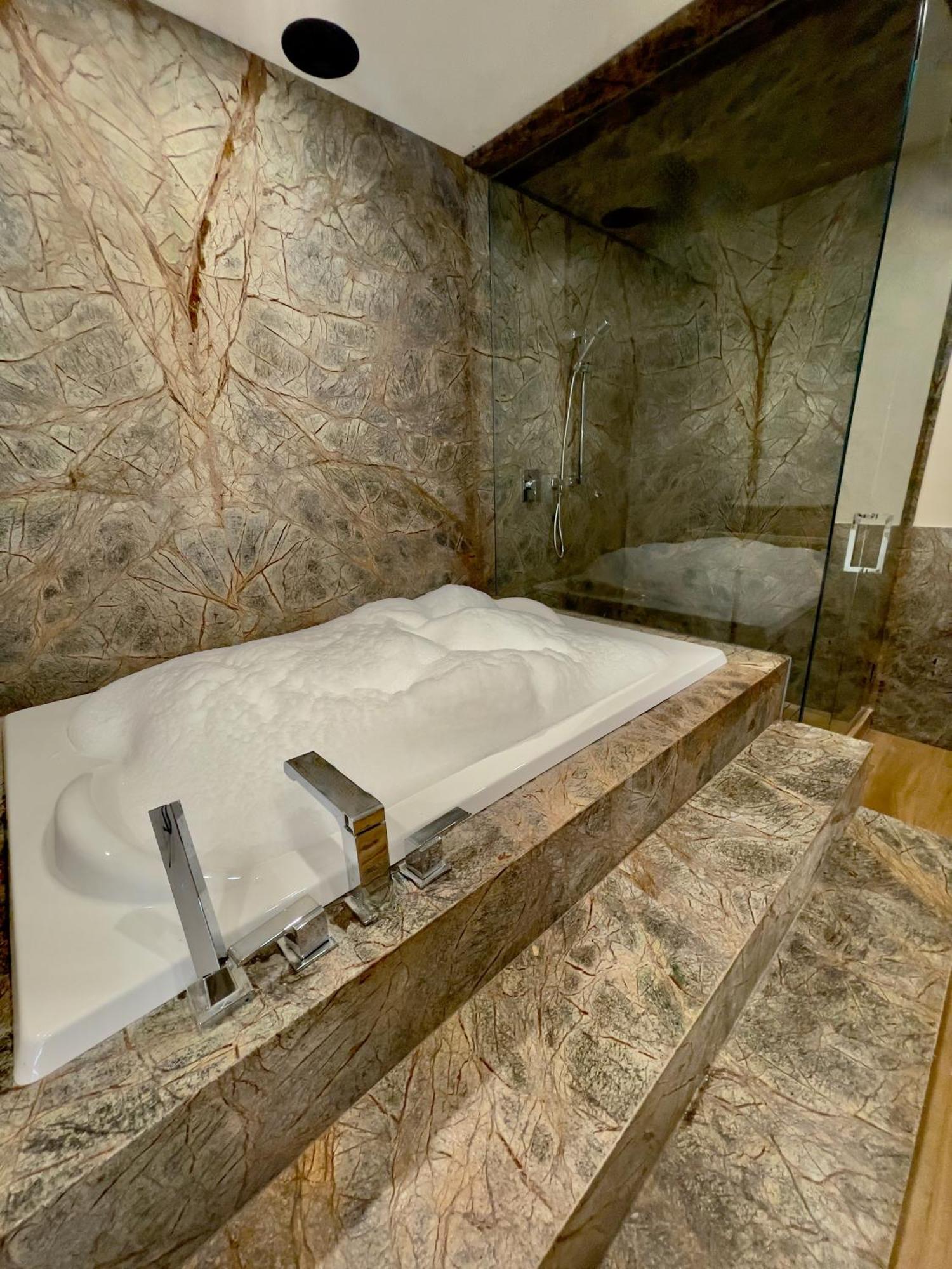 קאנמור Romantic Luxury Sauna & Spa Retreat - Elkside Hideout, Pet Friendly מראה חיצוני תמונה